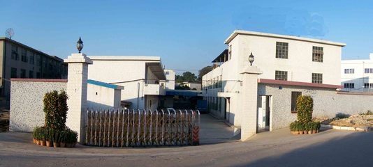 【深圳市萬通達工業(yè)設備】-全自動玻璃上片臺,玻璃清洗機,氣浮翻轉卸片臺,汽車玻璃生產輸送線,絲印線